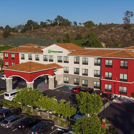 Holiday Inn Express & Suites - Lake Forest, An Ihg Hotel Exterior photo