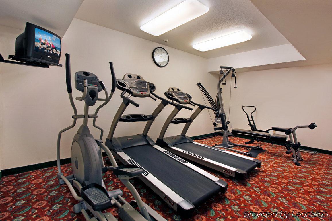 Holiday Inn Express & Suites - Lake Forest, An Ihg Hotel Facilities photo