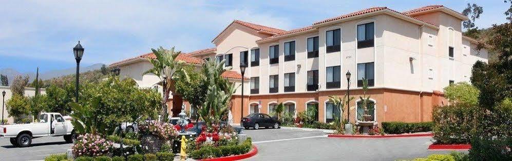 Holiday Inn Express & Suites - Lake Forest, An Ihg Hotel Exterior photo